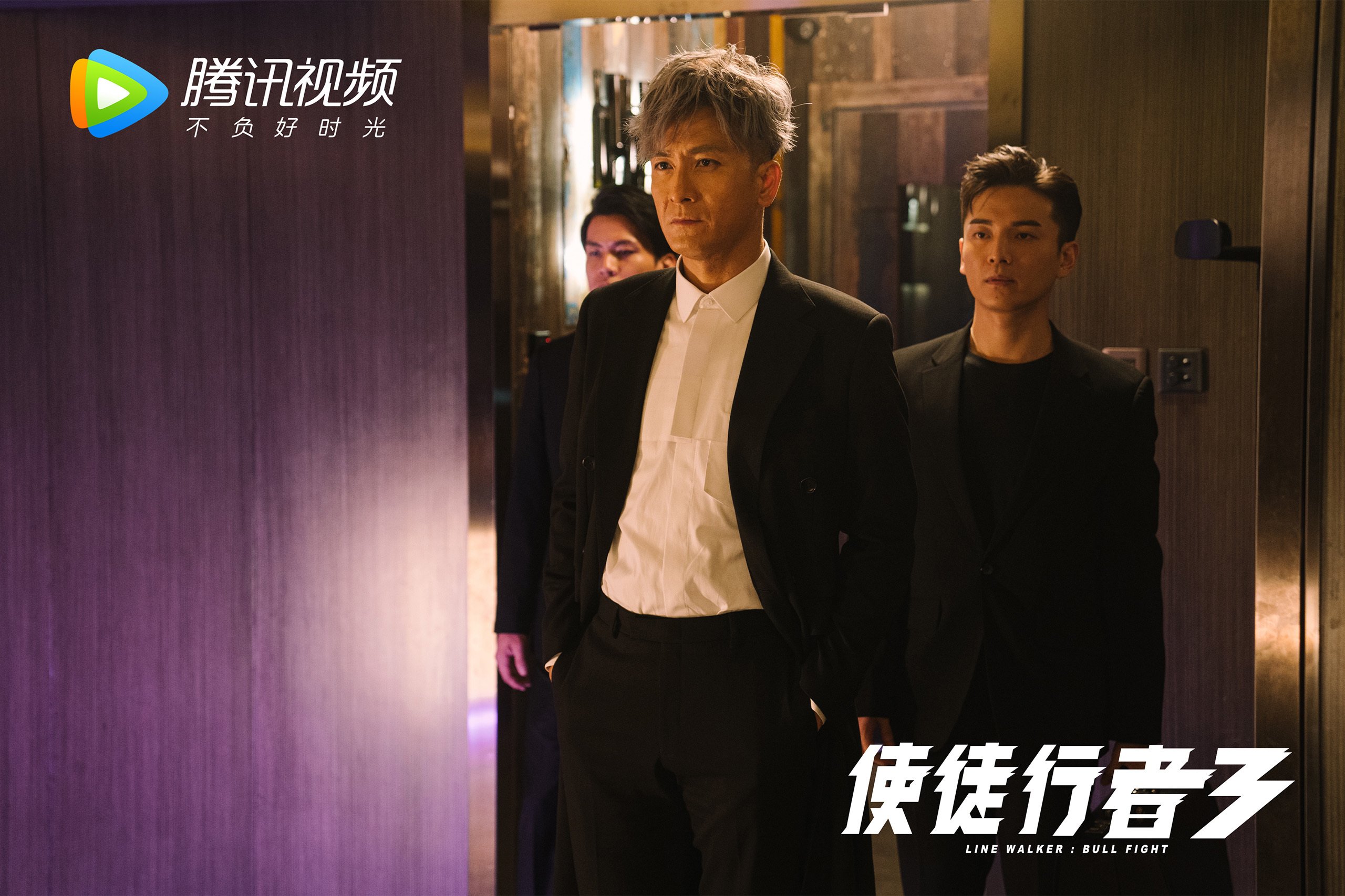 开云体育平台-中锋与边锋配合默契,战术执行精准,边锋是中场还是前锋